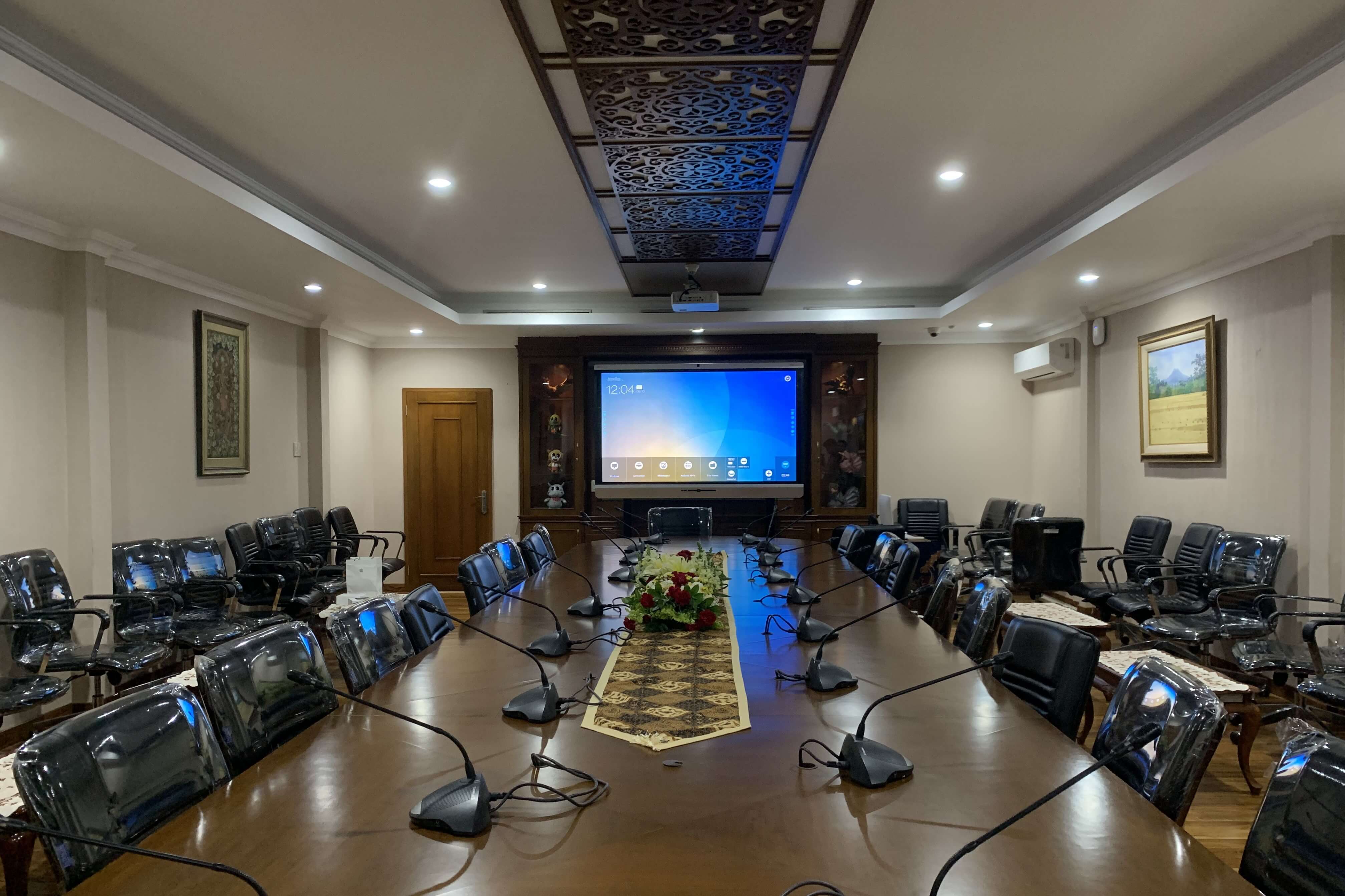 Presidential Palace Indonesia with newline interactive display