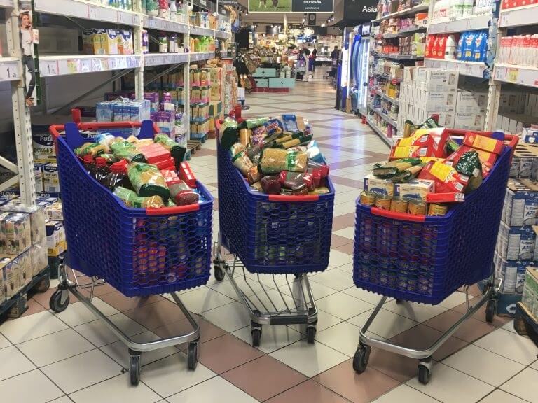 Read more about the article We have donated over 300 kg of non-perishable foods!