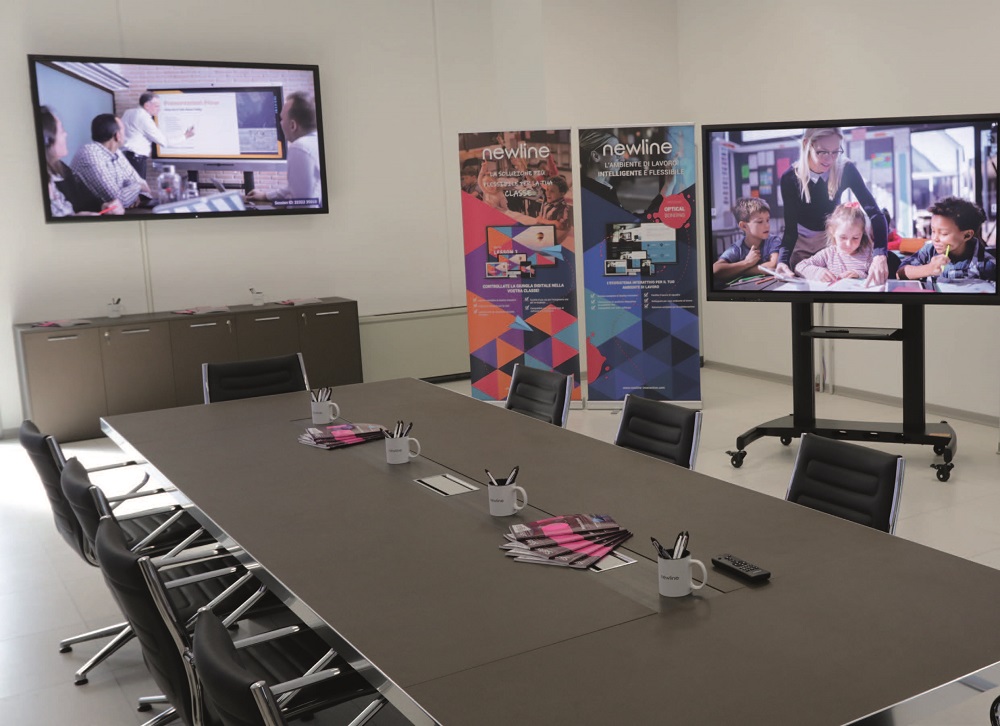 Al momento stai visualizzando Showroom Newline: touchscreen e soluzioni complete per corporate ed education