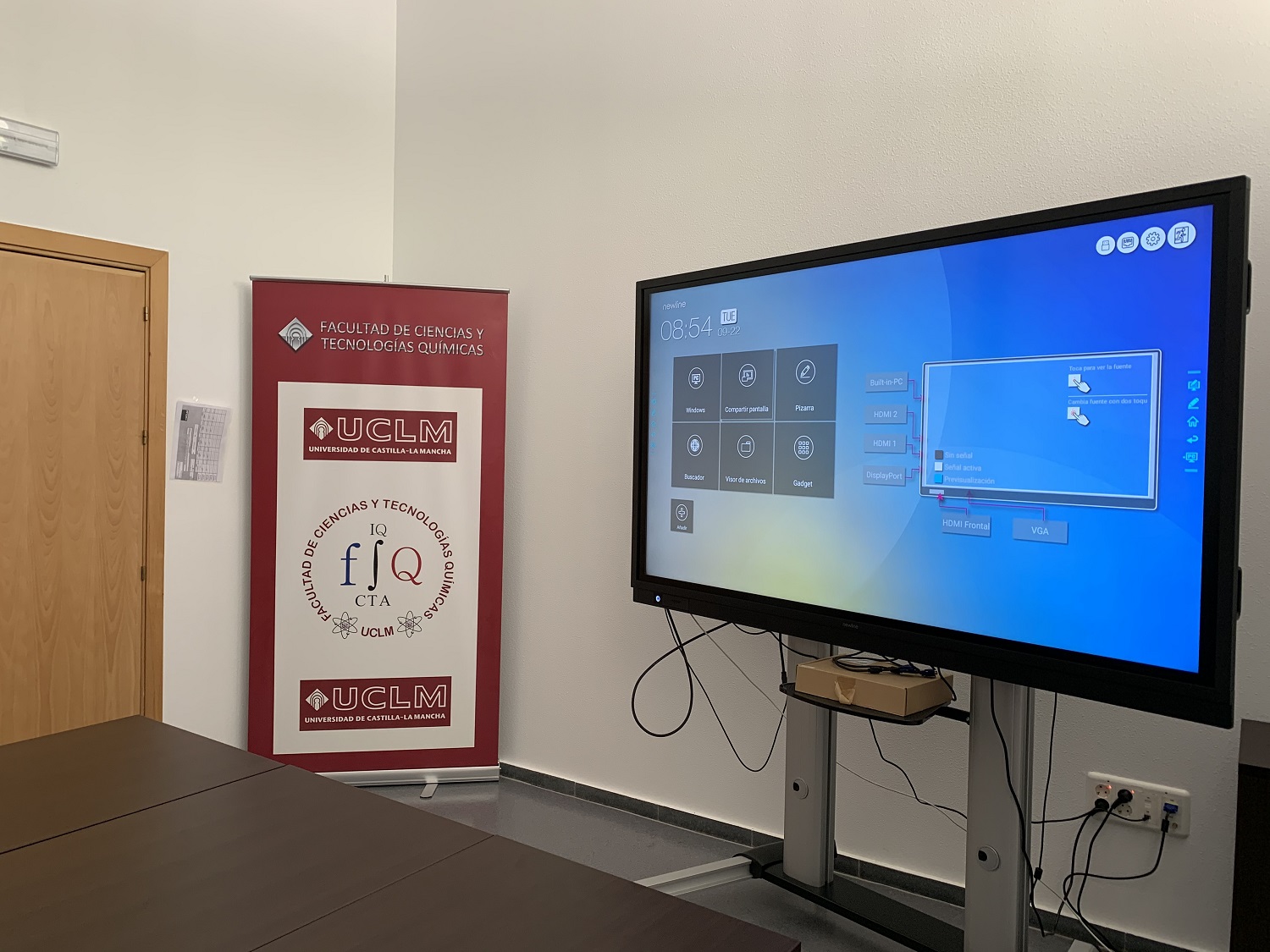 Lees meer over het artikel Newline Interactive Displays in the Universidad de Castilla-La Mancha