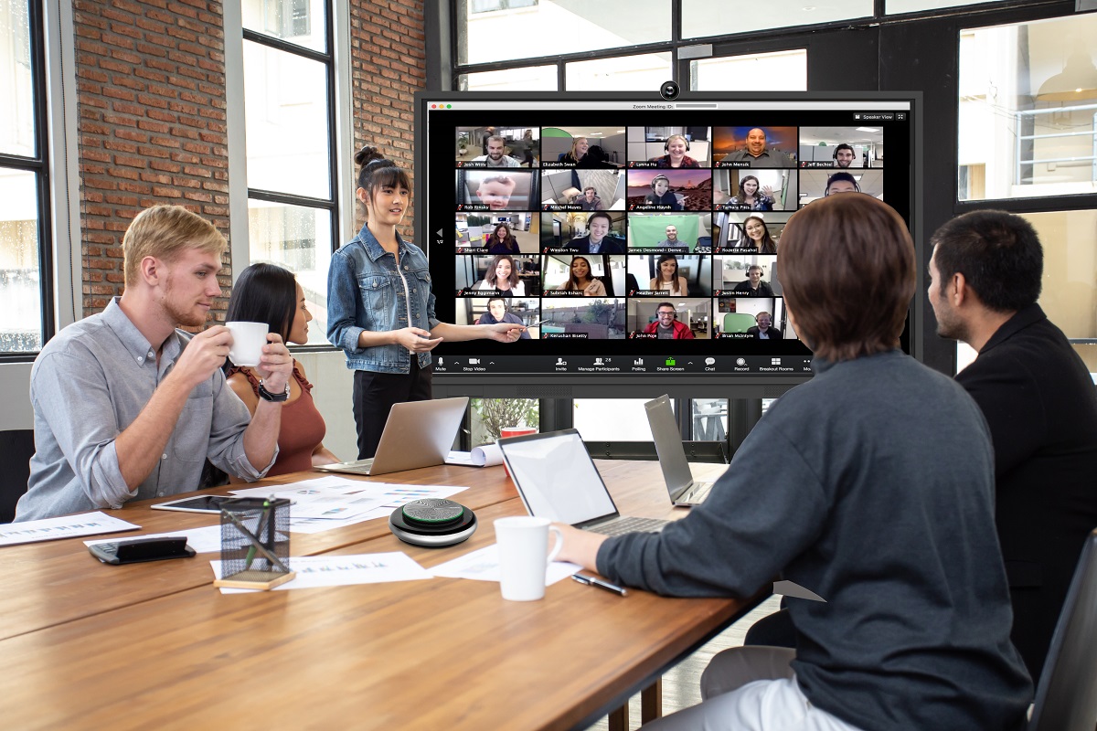 Lee más sobre el artículo Reuniones por videoconferencia: presente y futuro del trabajo