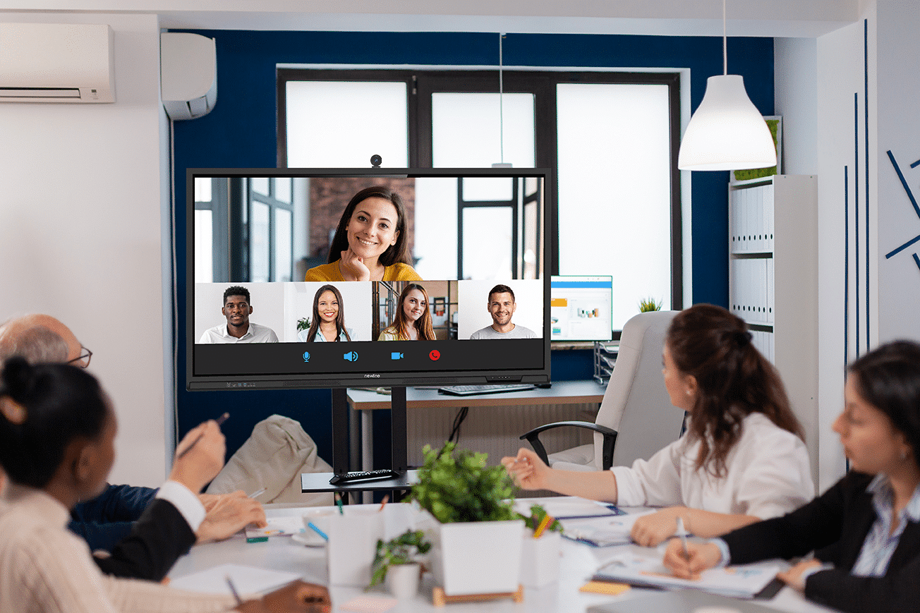 Read more about the article How to Improve Hybrid Meetings in 2026