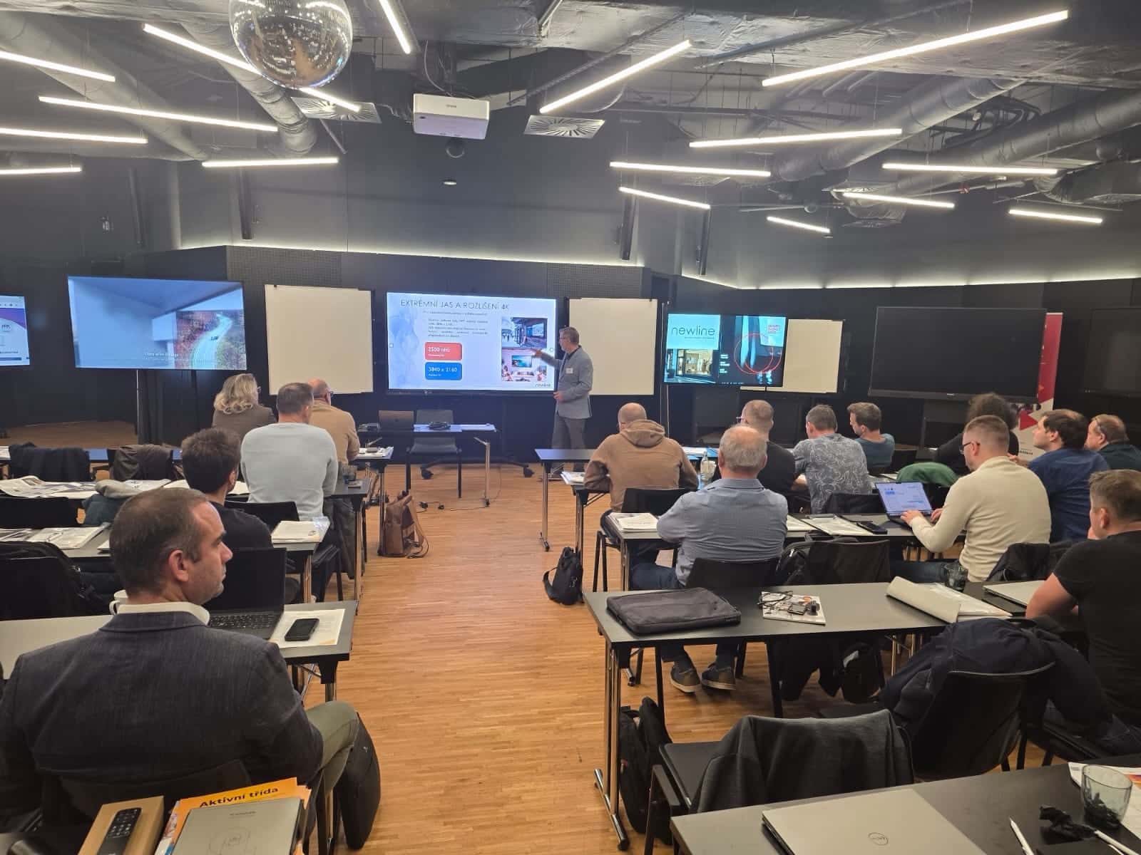 You are currently viewing Newline and PROFIMEDIA bring educational innovation to the Czech Republic